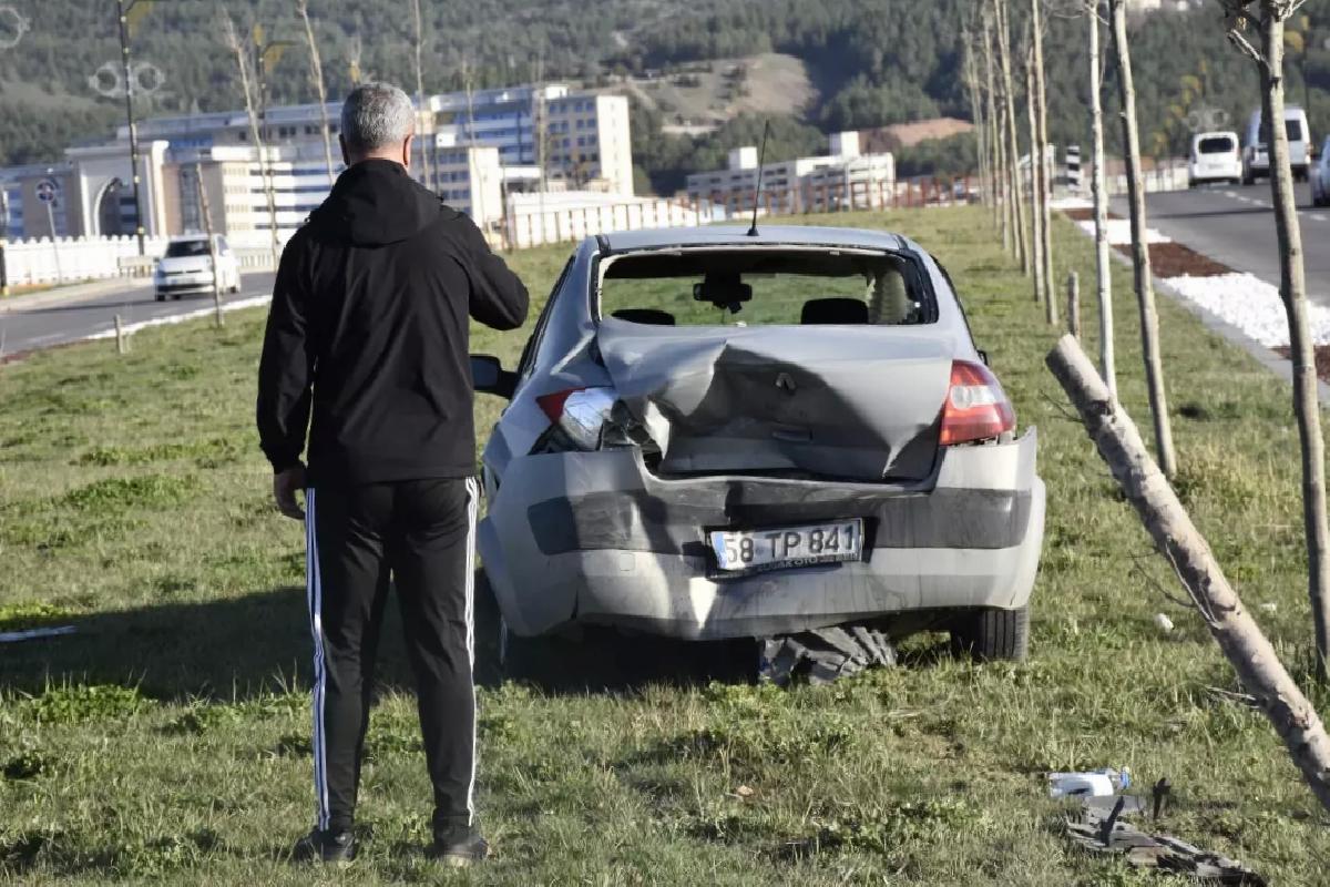 Sivas’ta Bulvar Üzerinde Kaza: 2’si Çocuk 4 Yaralı