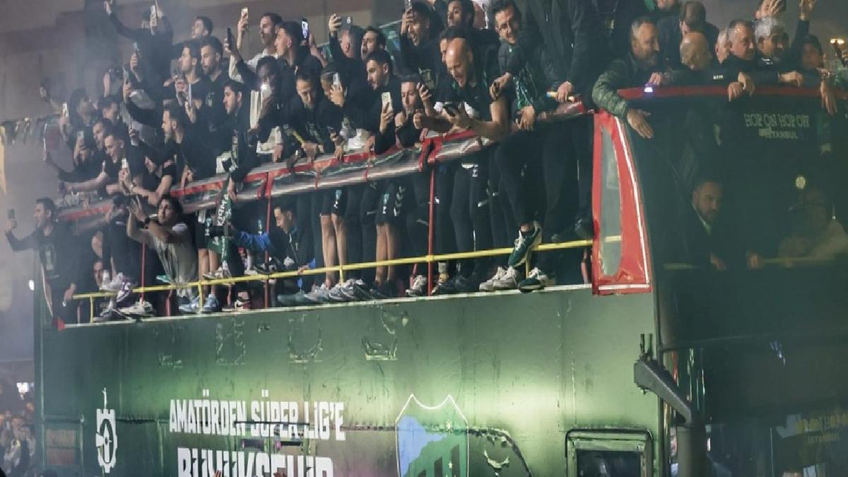 Süper Lig’e yükselen Kocaelispor’da şampiyonluk coşkusu
