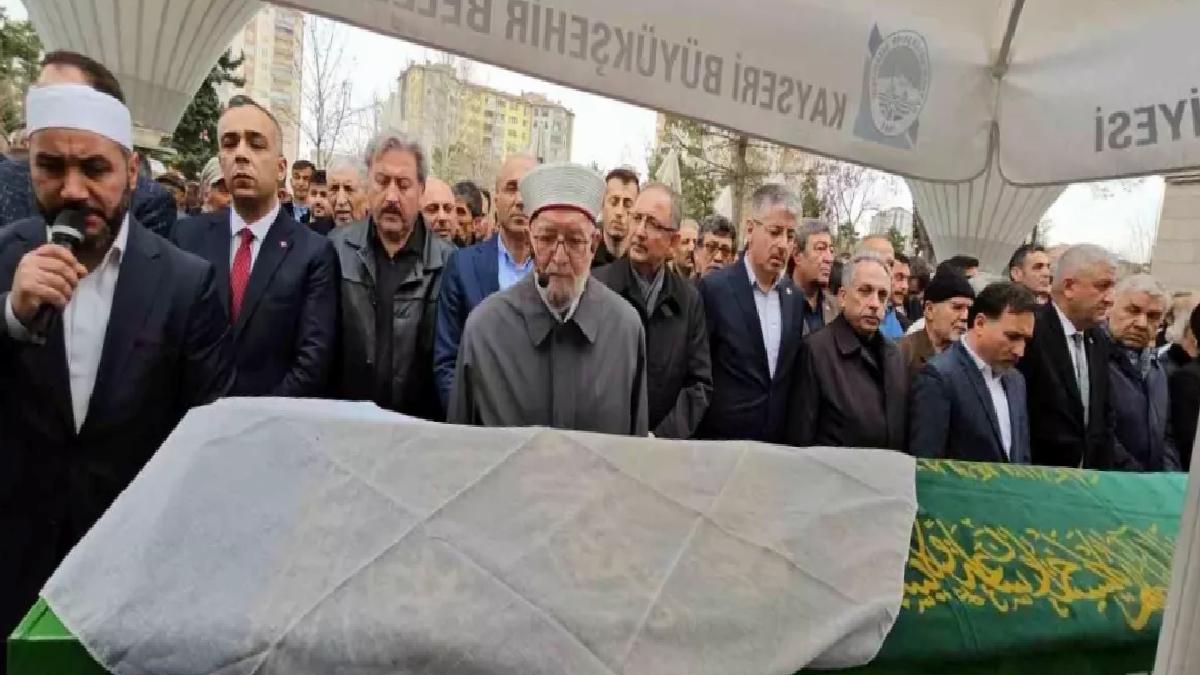 Talas Belediye Başkanı Mustafa Yalçın’ın Annesi Son Yolculuğuna Uğurlandı