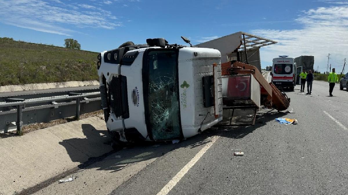 Tekirdağ’da devrilen kamyon sürücüsü yaralandı