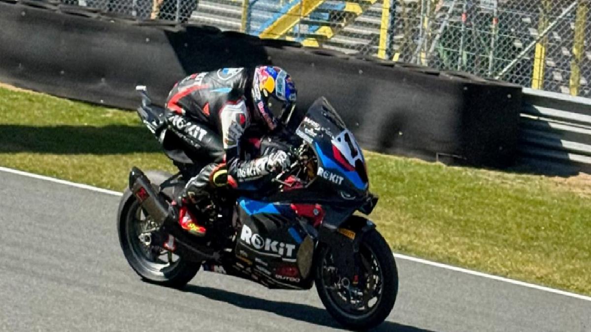 Toprak Razgatlıoğlu, Superbike Hollanda ayağının birinci yarışını 4. bitirdi