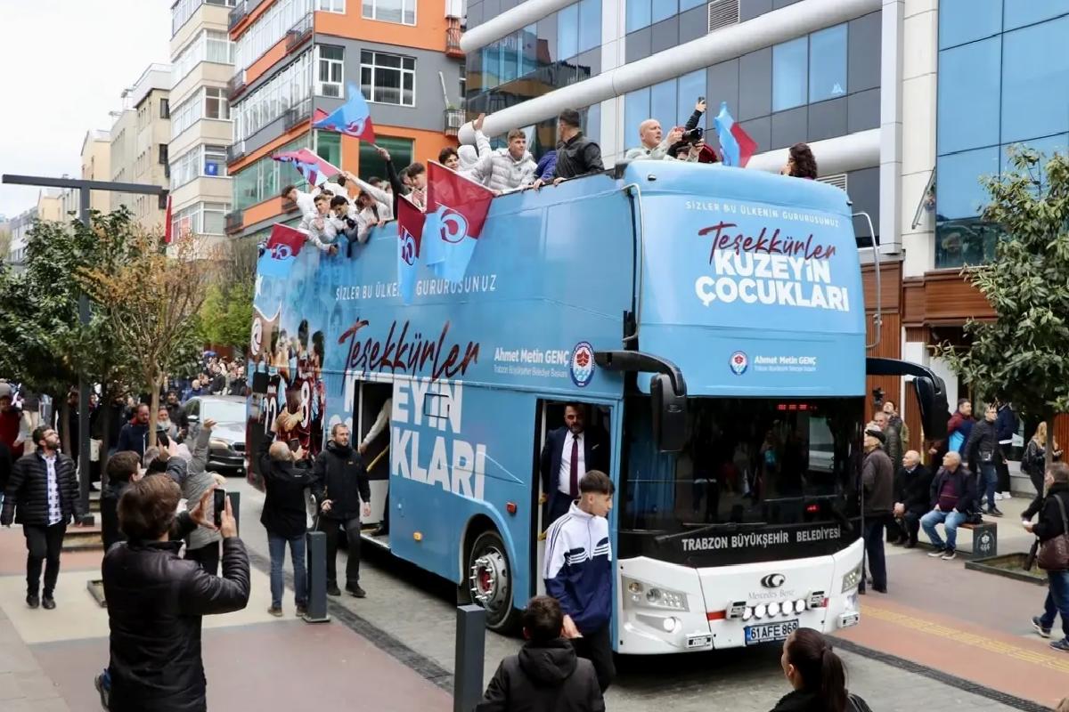 Trabzonspor Genç Takımı’ndan Şehir Turu