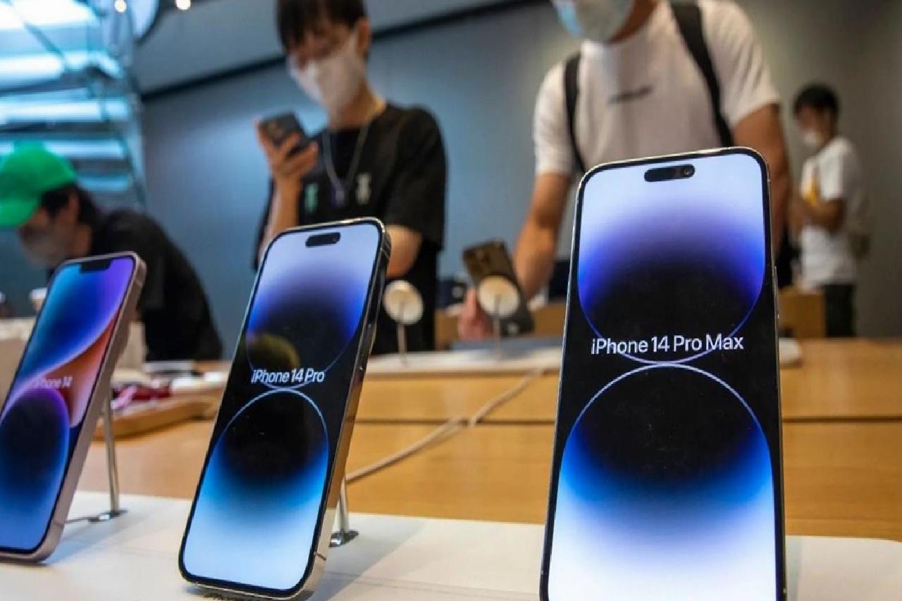 Trump’tan geri adım; Akıllı telefonlar ve bilgisayarlar yeni tarifelerden muaf tutulacak