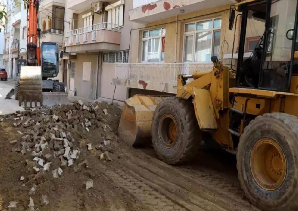 Turgutlu Belediyesi Selvilitepe Mahallesi’nde Yol Yenileme Çalışmaları Sürüyor