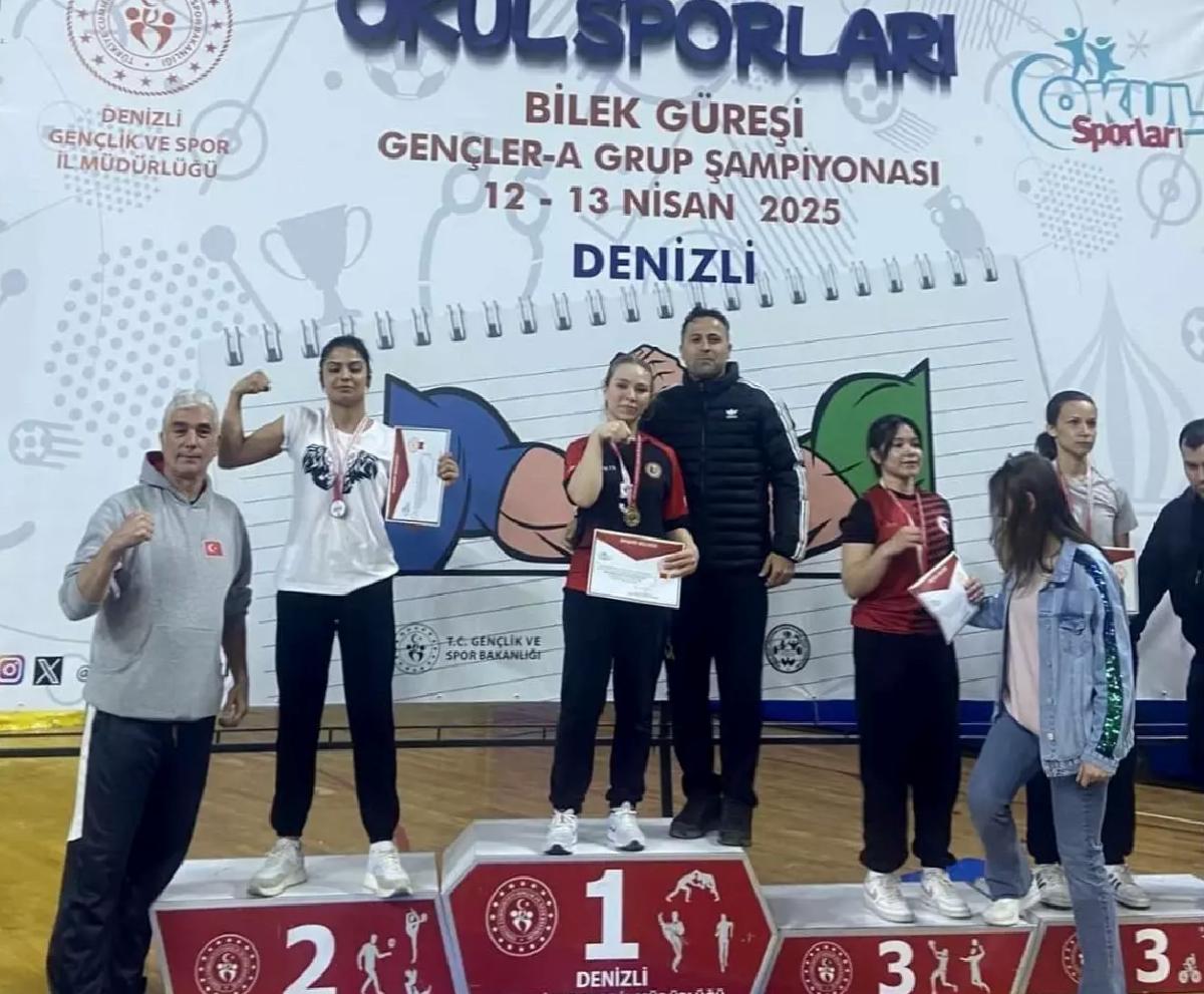Turgutlu’nun Gururu: Bilek Güreşi Şampiyonu Sevinç Nur Yıldız
