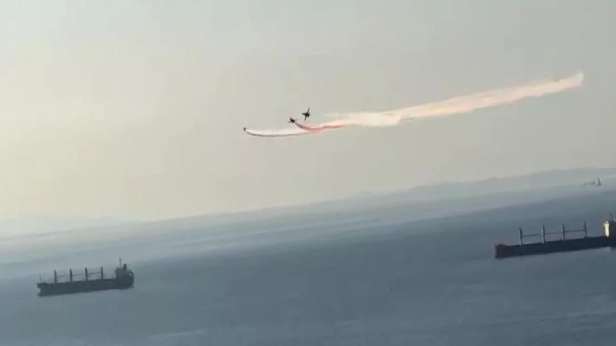 Türk Yıldızları İskenderun’da Gösteri Düzenledi