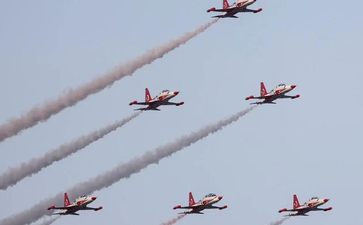 Türk Yıldızları Mersin’de Prova Uçuşu Yaptı