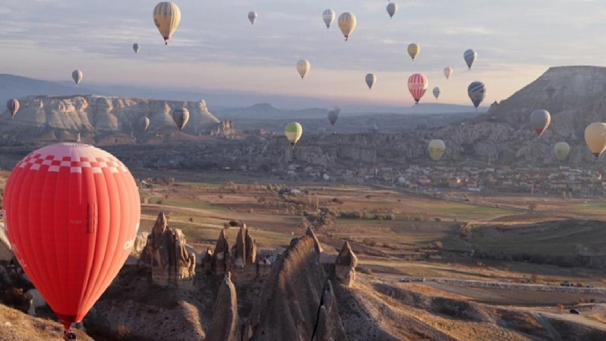 Türkiye genelinde bir yılda 933 bin 195 turist balonla uçtu! Uçuş rekoru
