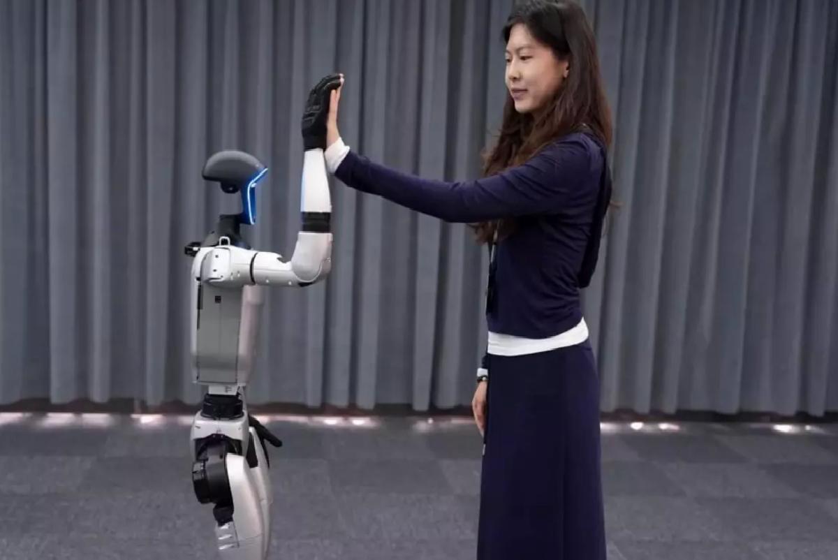 Unitree G1 Robotu Yeni Kabiliyetlerini Sergiledi