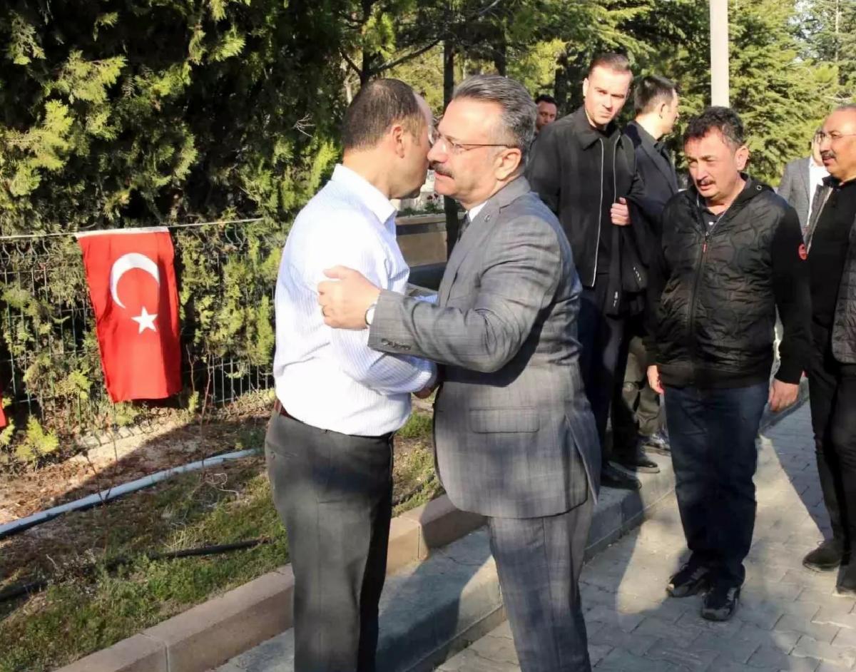 Vali Aksoy, Tayyar Yılmaz’ın Cenazesine Katıldı