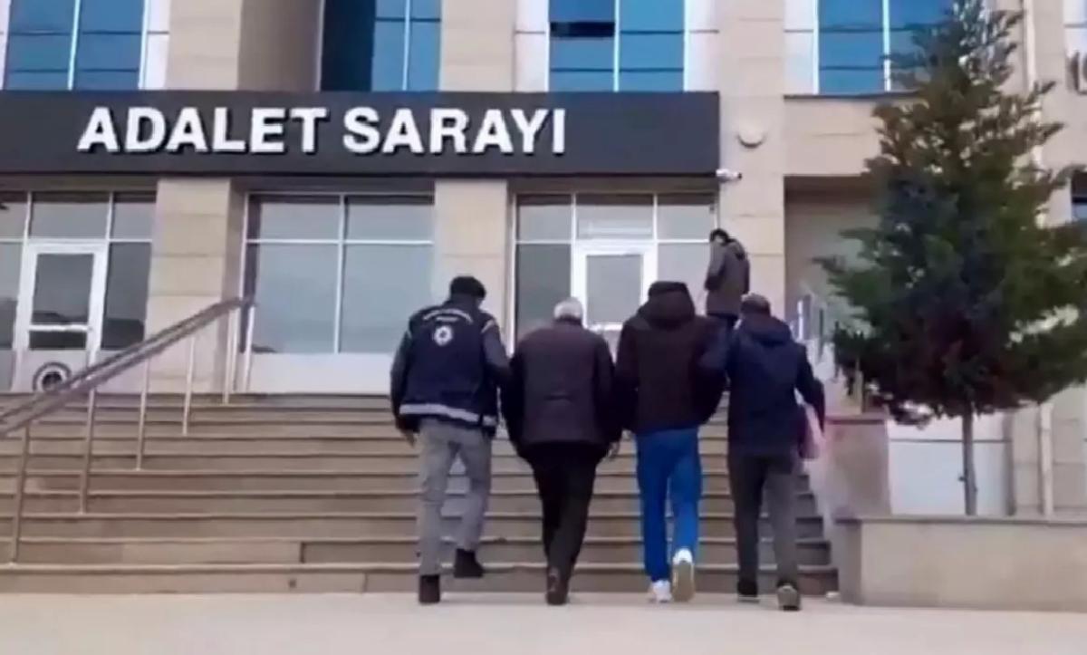 Van’da 10 Göçmen Kaçakçısı Yakalandı