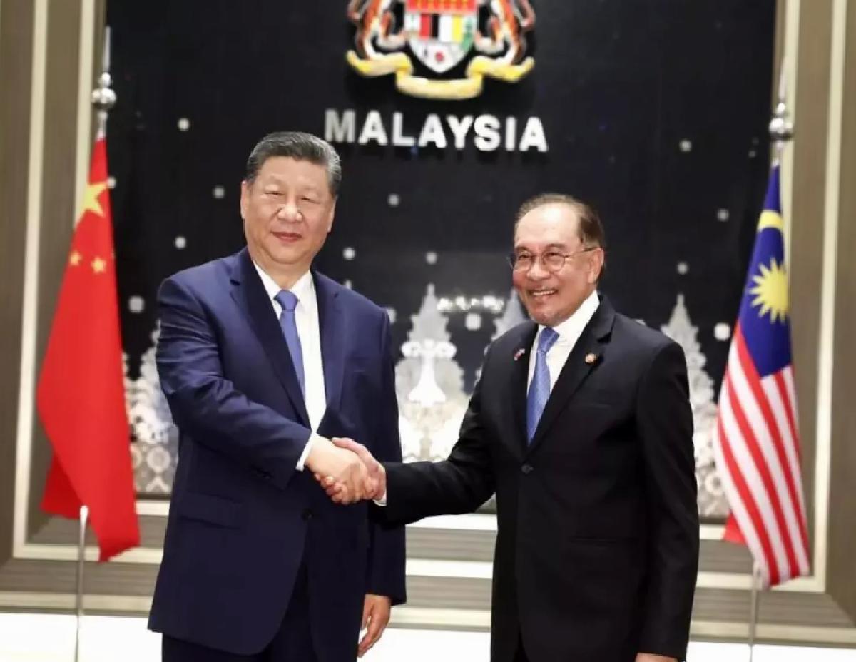Xi Jinping, Malezya’da Enver İbrahim ile Görüştü
