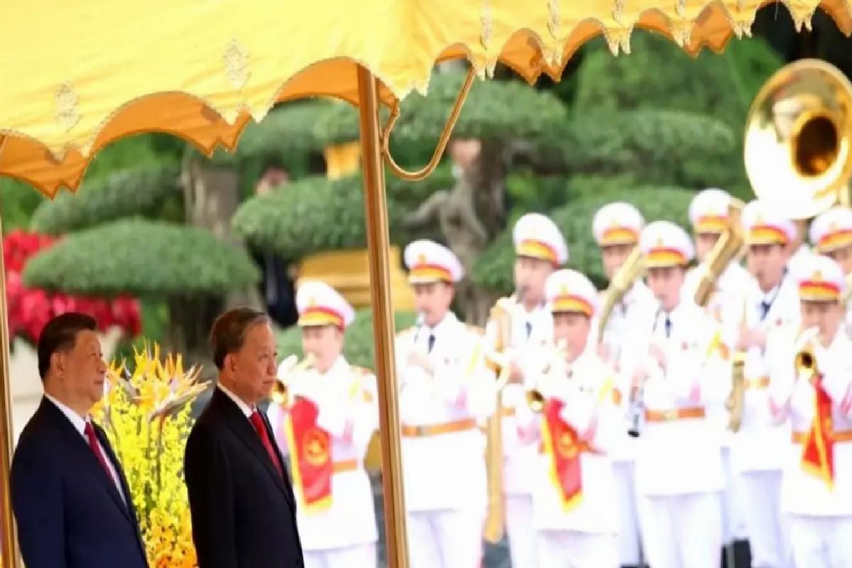 Xi Jinping Vietnam’da Resmi Törenle Karşılandı