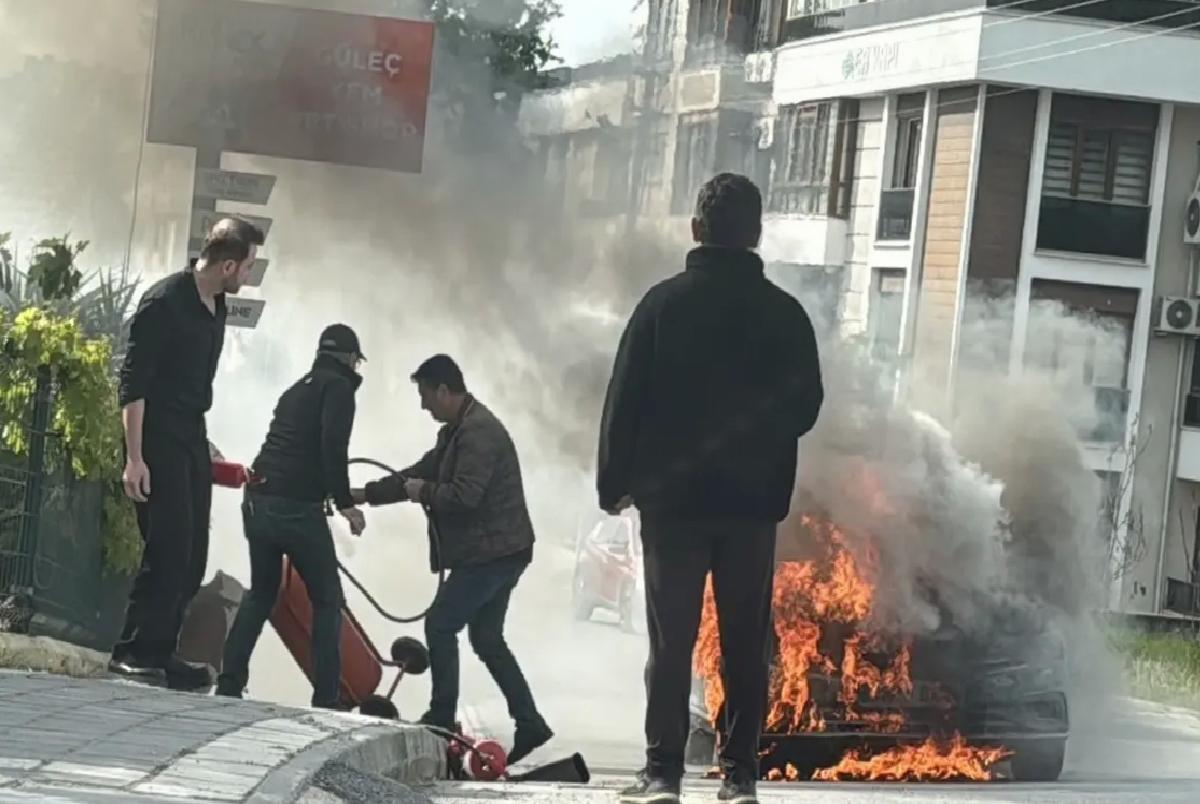Yalova’da Seyir Halindeki Araç Yandı