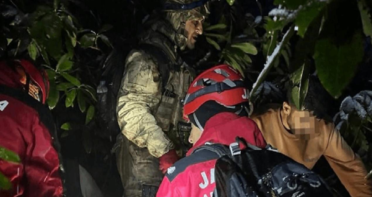 Yasa dışı yollarla ülkeye girip kaybolan 4 kişi yakalandı