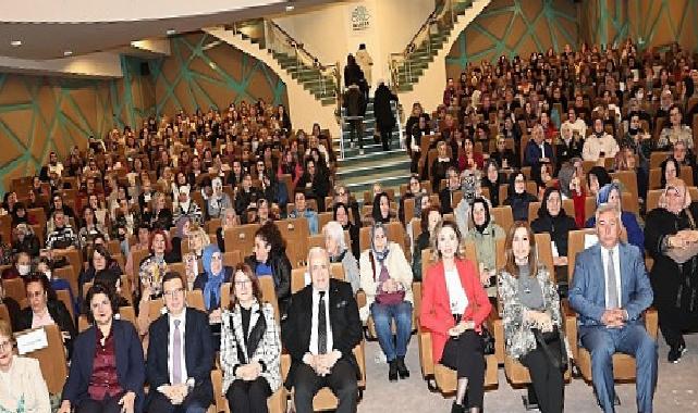 Yazar Müge İplikçi Nilüferli kadınlarla buluştu