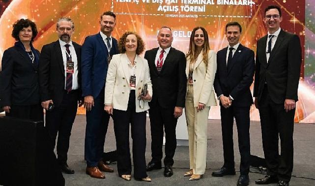 Yenilenen Antalya Havalimanı ilk yolcularını karşıladı