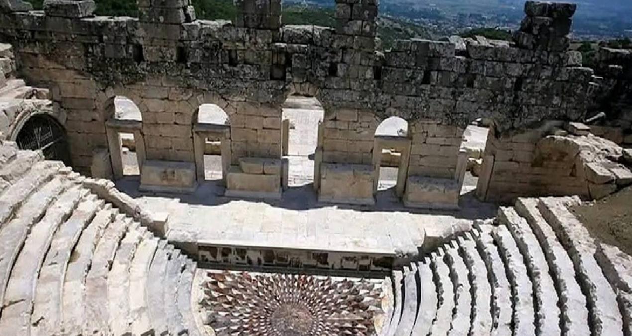 Yıllara direnen güzellik: Medusa mozaiği ziyarete açıldı