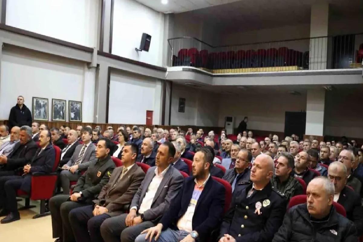 Zonguldak Valisi Muhtarlarla Bir Araya Geldi