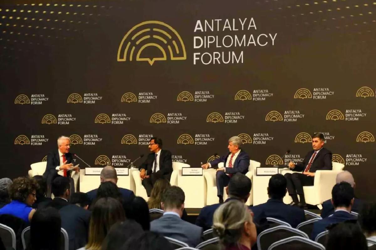 Zorla Yerinden Edilmenin Küresel Etkileri Konuşuldu
