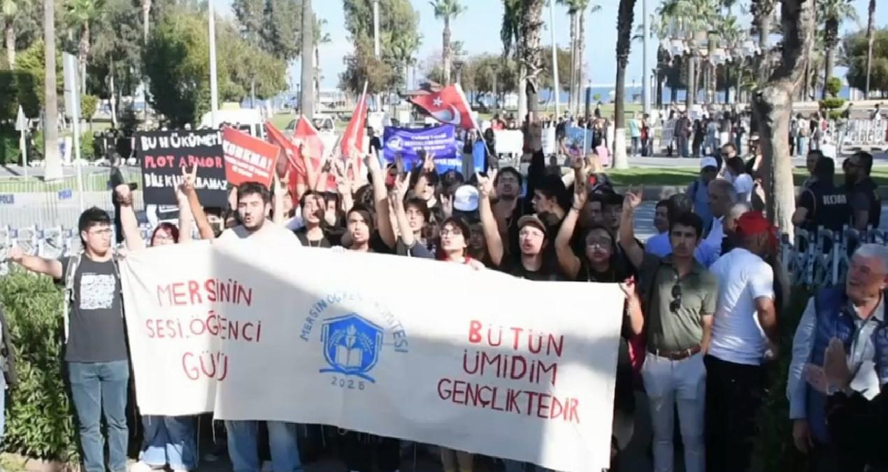 1 Mayıs kutlamasında ‘bozkurt işareti’ kavgası