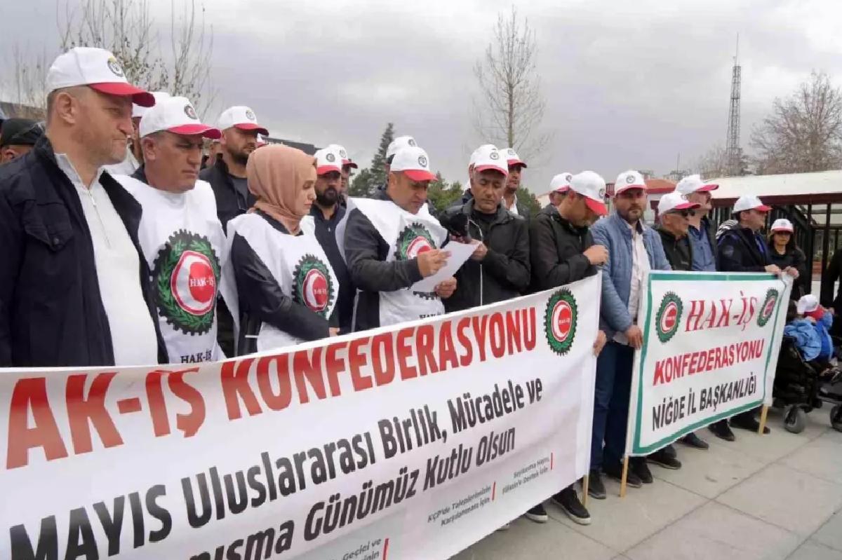 1 Mayıs’ta Emeğin Kutsallığı Vurgulandı