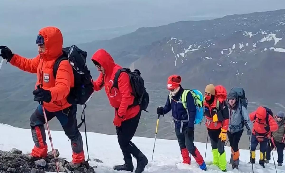 106 Dağcı 19 Mayıs’ı Küçük Ağrı’da Kutladı