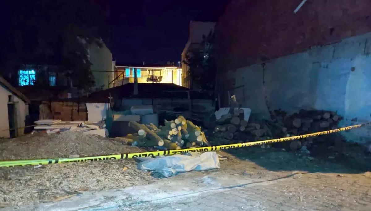 14 Yaşındaki Çocuk, Komşusunu Bıçakladı