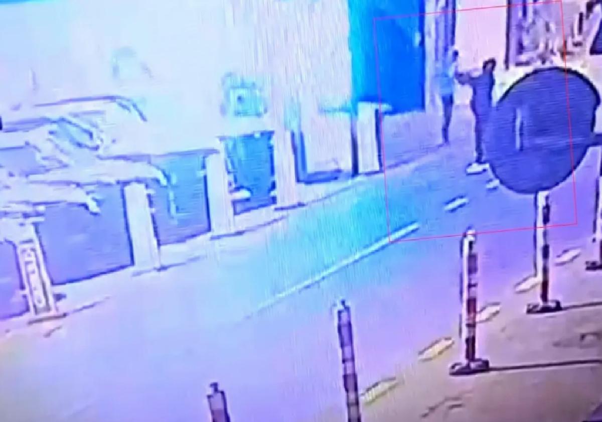 15 Yaşındaki Çocuk Oto Galeriyi Kurşunladı