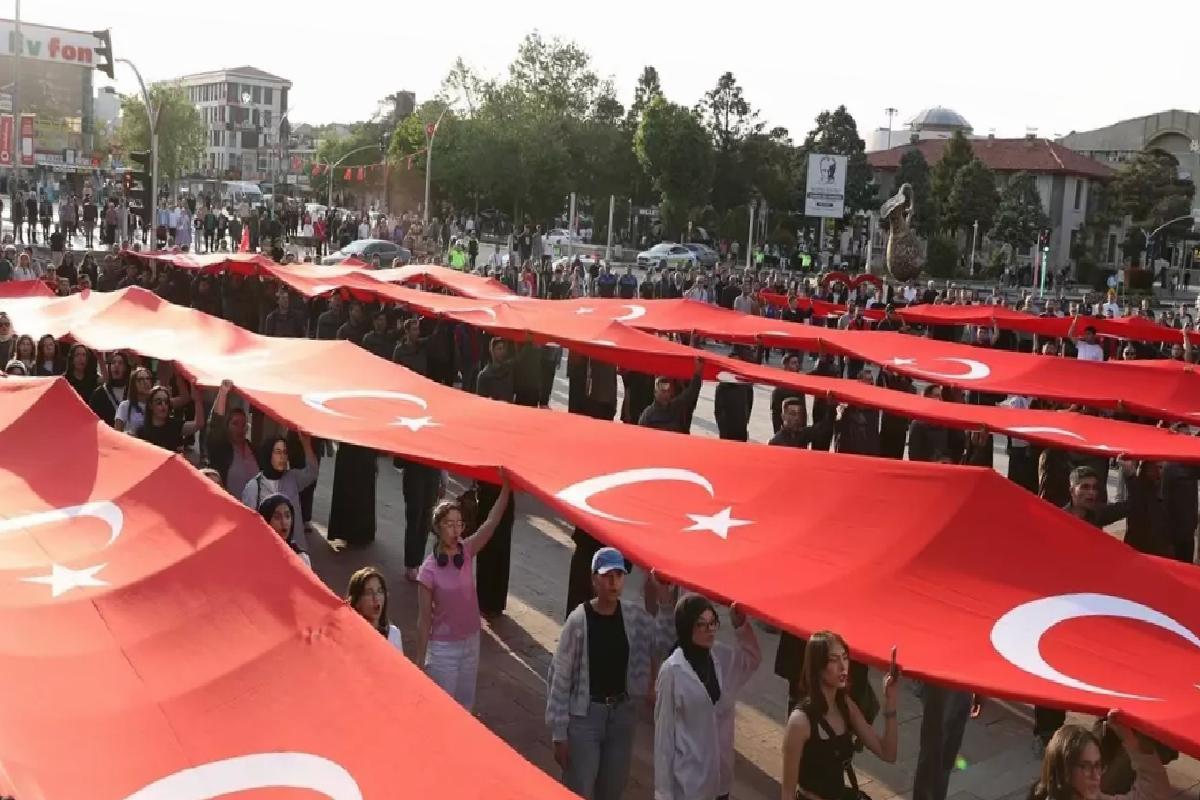 19 Mayıs’ta Erzurum ve Erzincan’da Coşkulu Kutlama