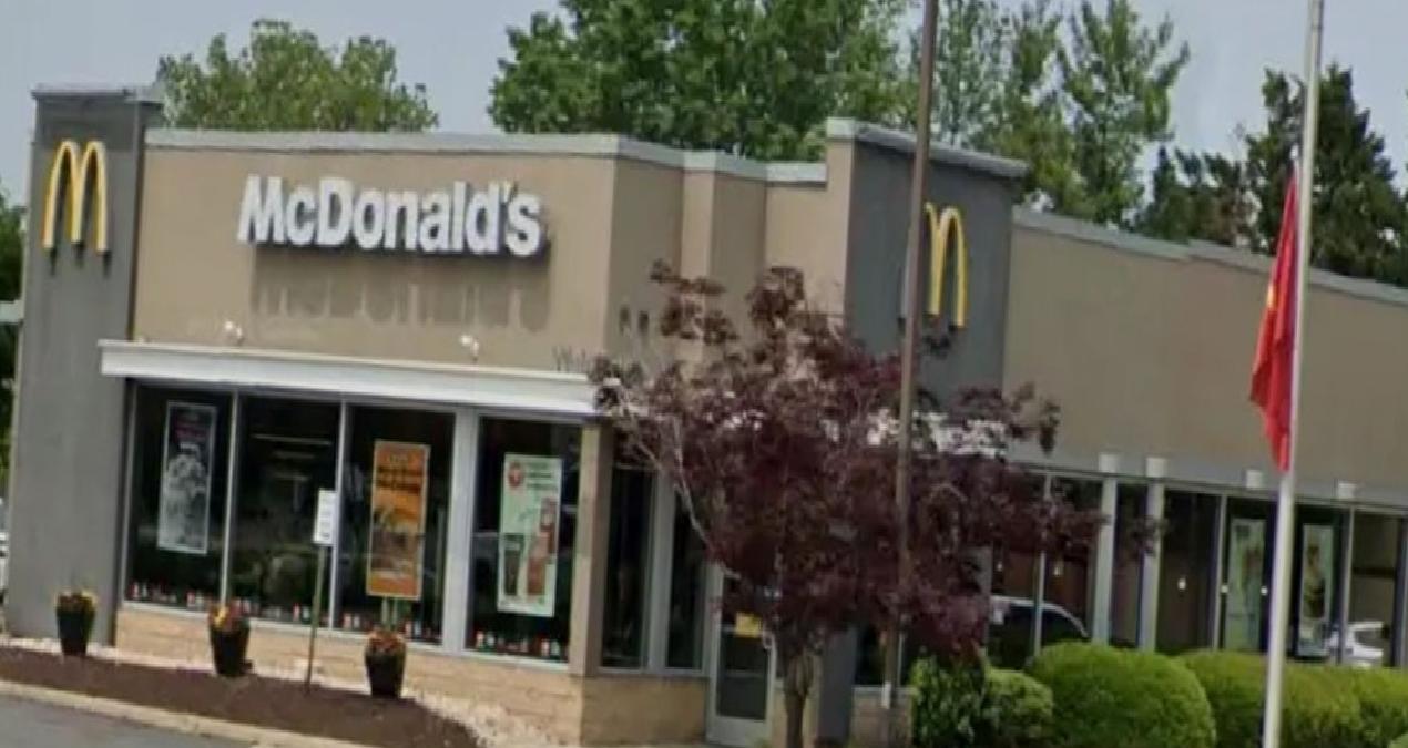 21 yaşından küçükler McDonald’s şubesine giremeyecek