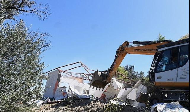 25 kaçak yapı yıkıldı