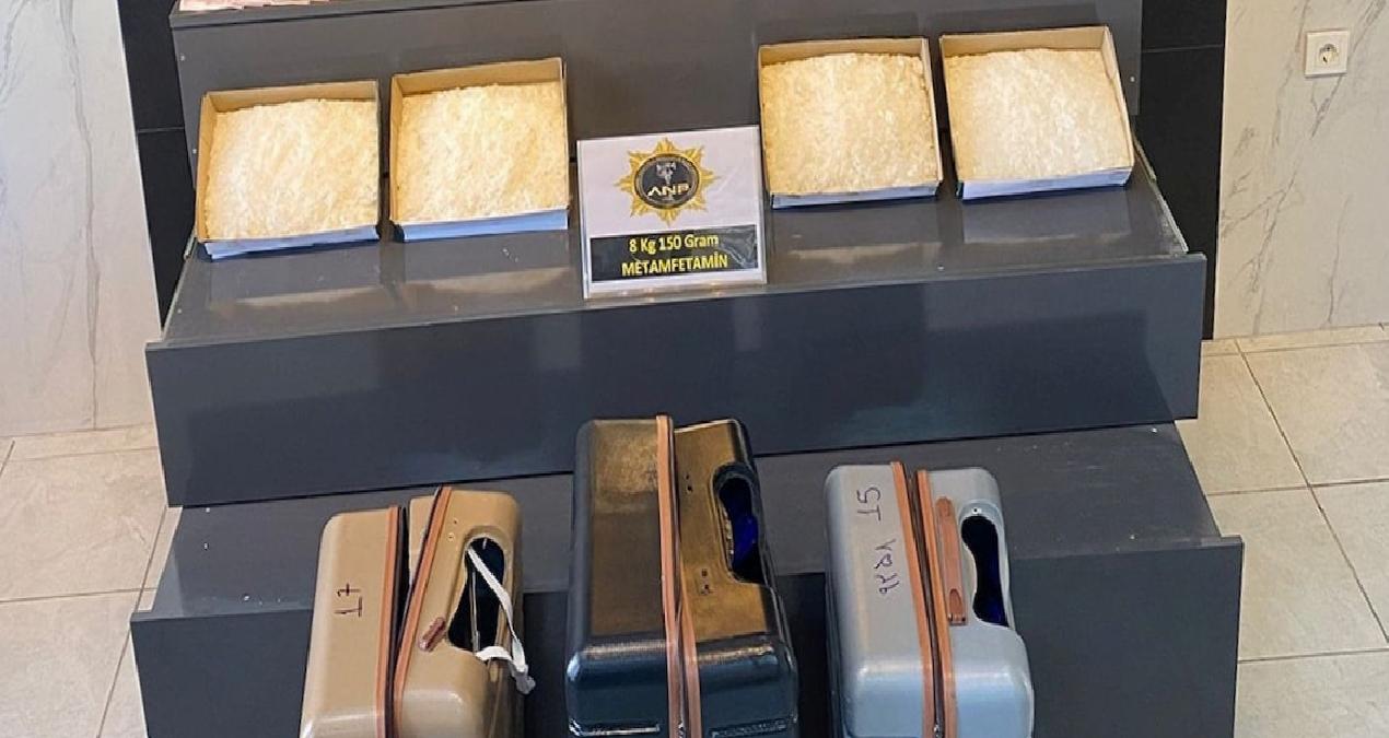 3 İranlı çantalarında 8 kilo uyuşturucuyla yakalandı