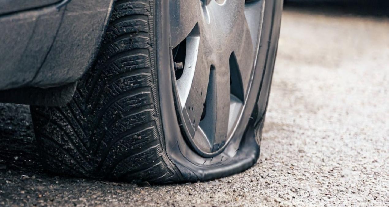 30 kilometre boyunca yola dehşet saçtı: 300’den fazla aracın lastiği patladı