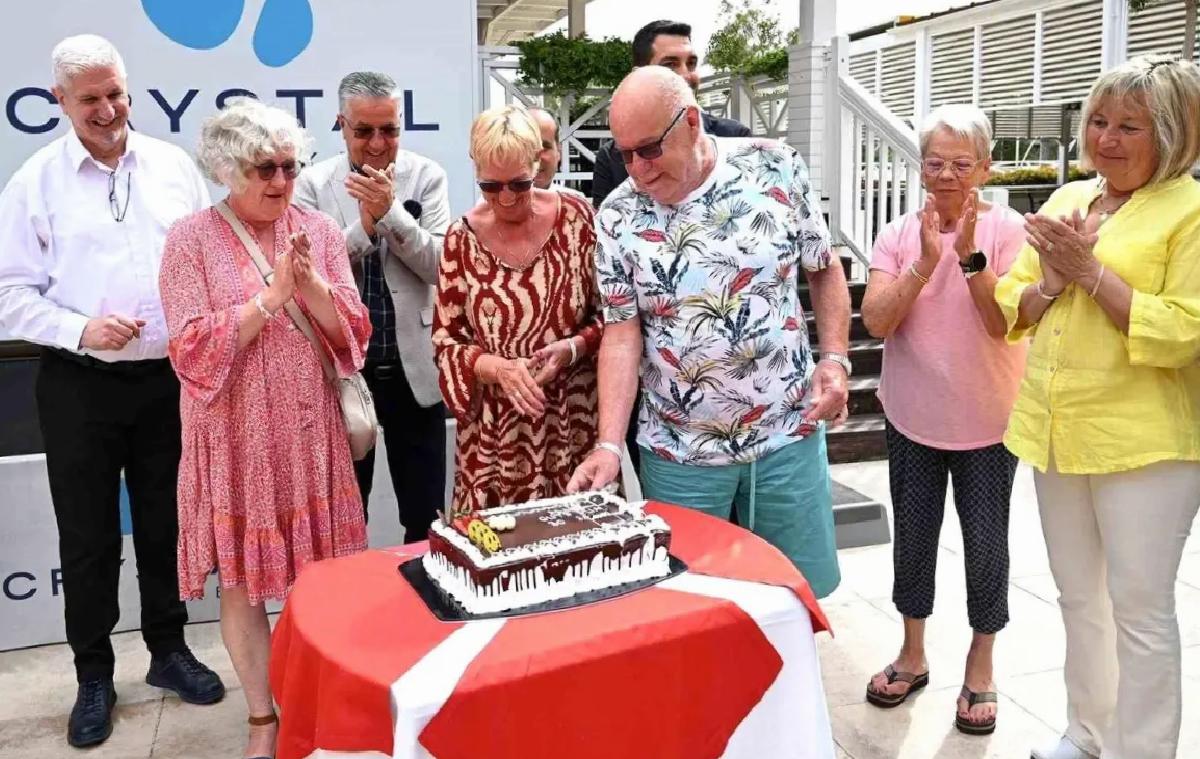 30 Yıldır Kemer’i Tercih Eden Alman Çifte Teşekkür Plaque