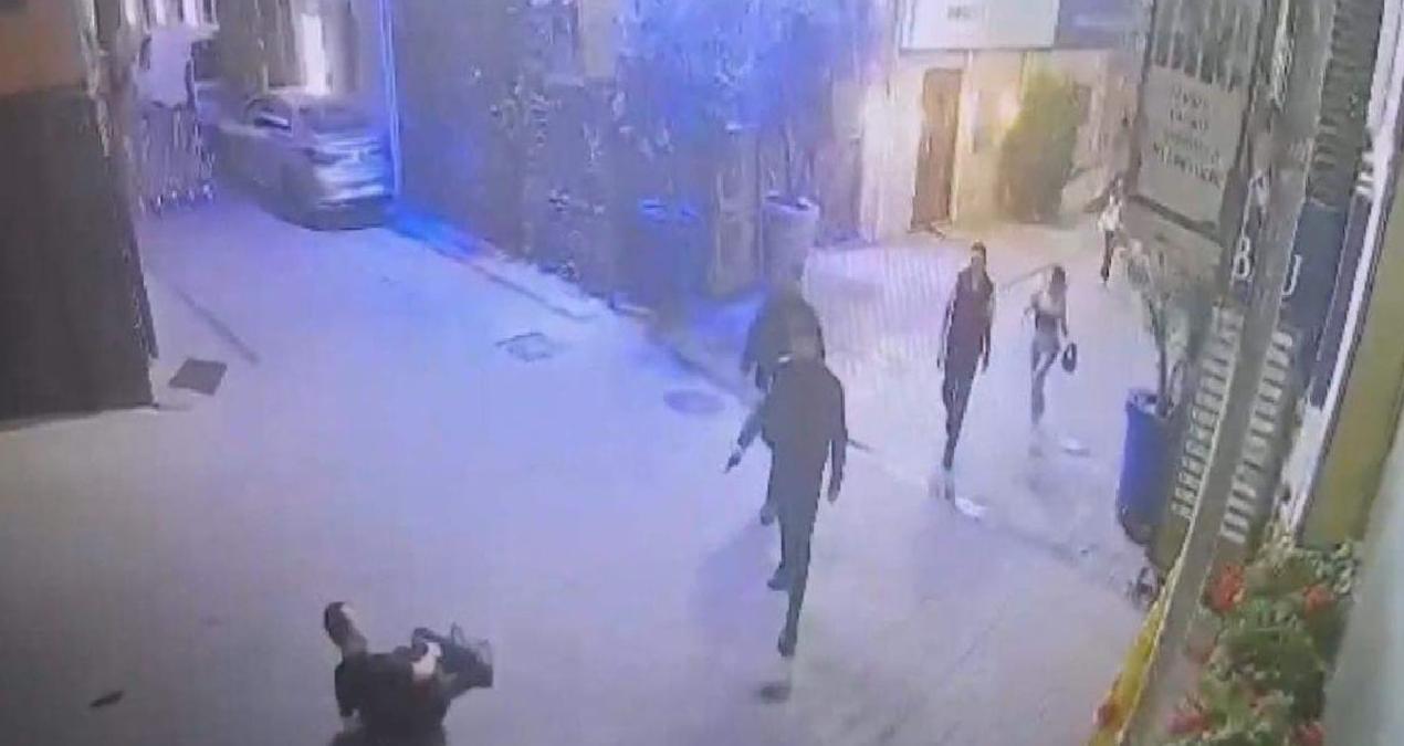 5 el ateş etti, kanlar içinde yerde bırakıp kaçtı!