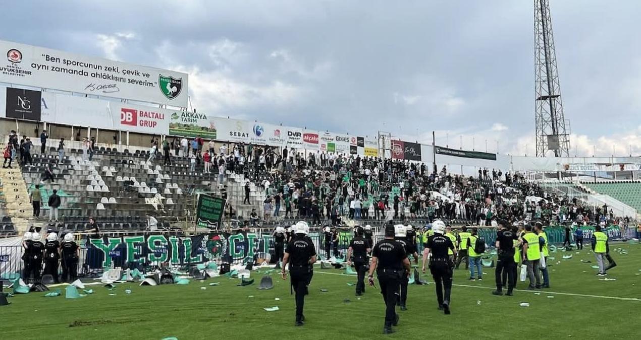 59 yıl sonra amatöre düşen Denizlispor’da faturayı personele kestiler!