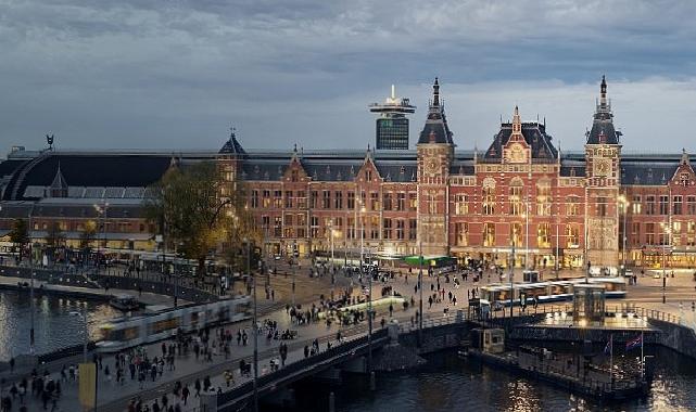 6 Bölümden Oluşan ‘7/24: Amsterdam Tren İstasyonu’ 12 Mayıs Pazartesi 22.00’de Başlıyor