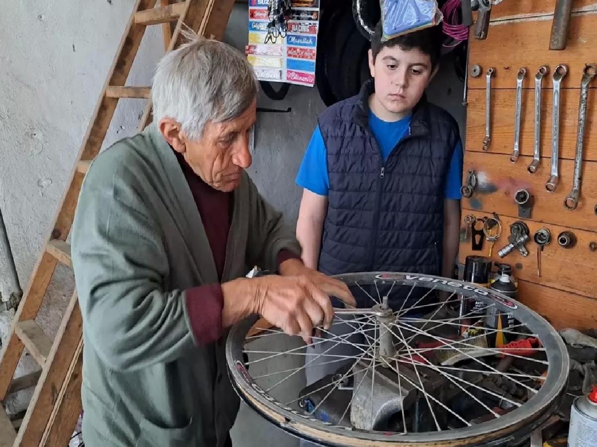 63 Yıldır Dede Mesleği: Bisiklet Tamirciliği