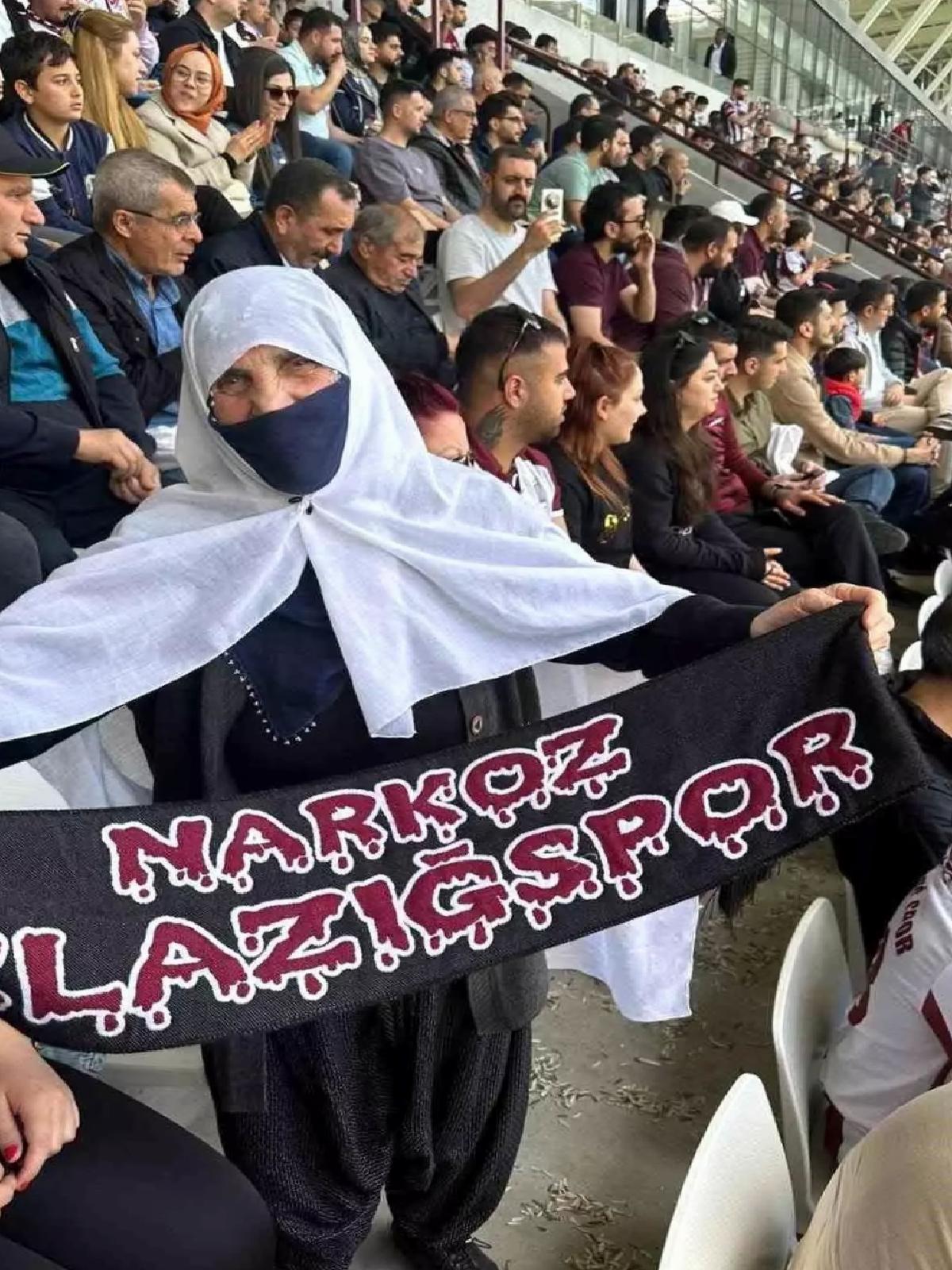 76 Yaşındaki Muhsine Nine Elazığspor’u Destekledi