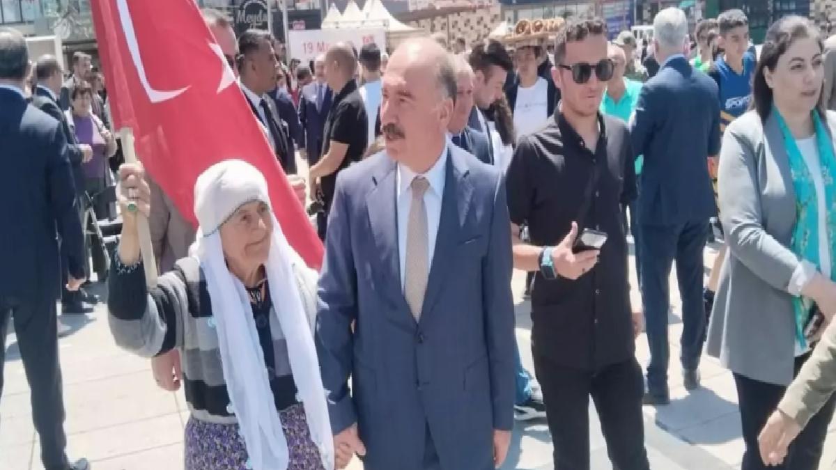 90 Yaşındaki Satı Bocuk, Togg ile Evine Götürüldü