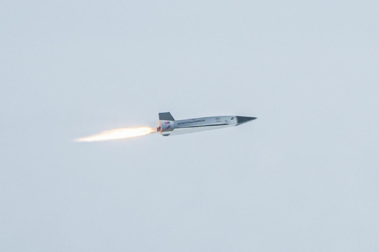 ABD’nin Mach 5 hıza ulaşan Talon-A aracı, dünyanın en büyük uçağından fırlatıldı