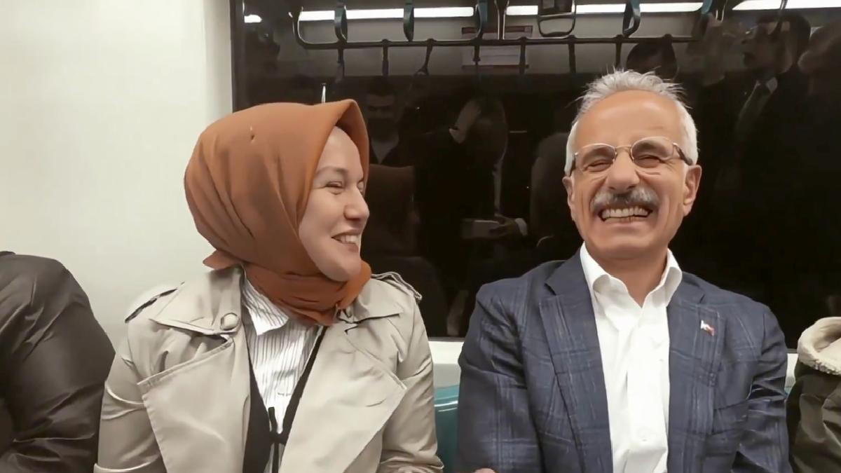 Abdulkadir Uraloğlu, Marmaray’da vatandaşlarla sohbet etti