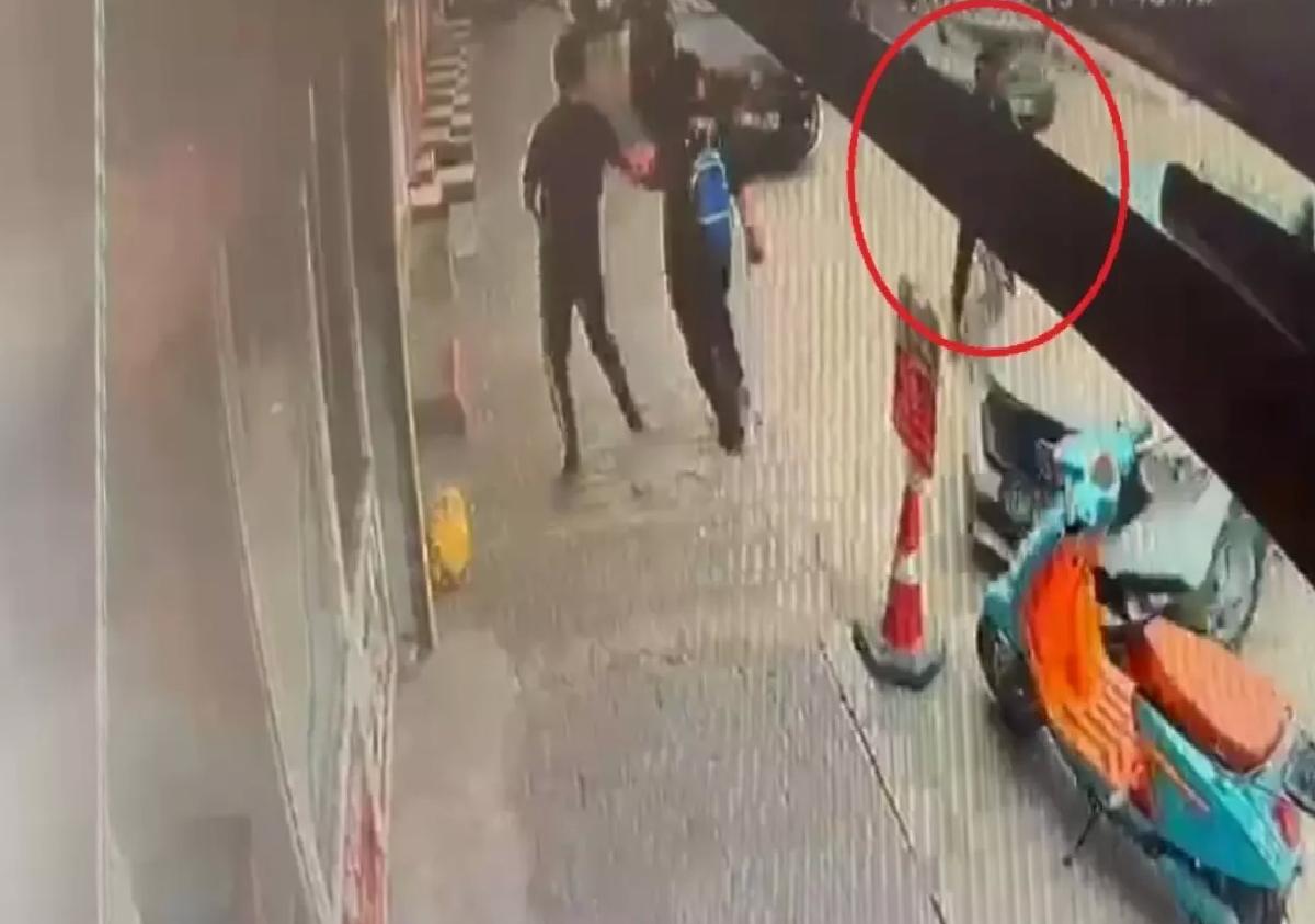 Adana’da Araç Bisikletliye Çarptı