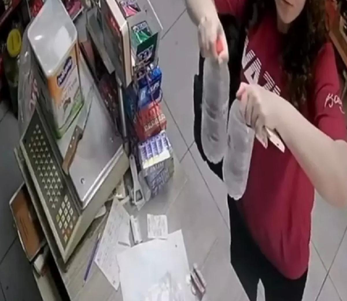 Adana’da Öğrenciden Örnek Davranış