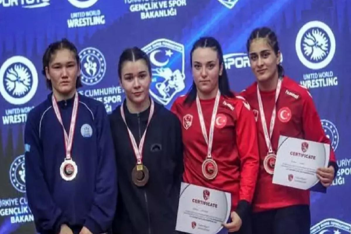 Afyonkarahisar U17 Güreşçileri Antalya’dan 3 Madalya ile Döndü