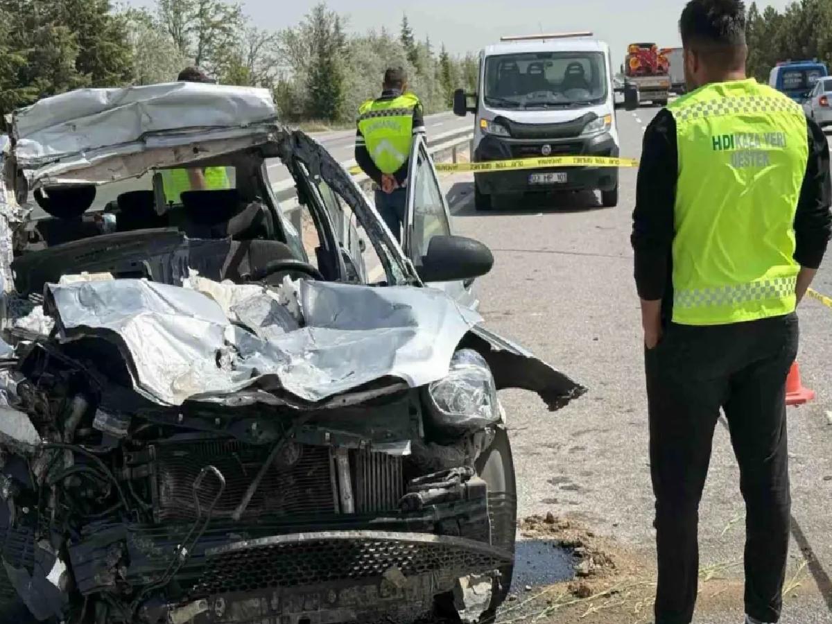 Afyonkarahisar’da Trafik Kazası: 1 Ölü, 4 Yaralı
