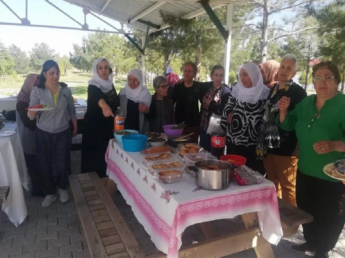 Ağın Kadınları Hıdırellez’i Kutladı