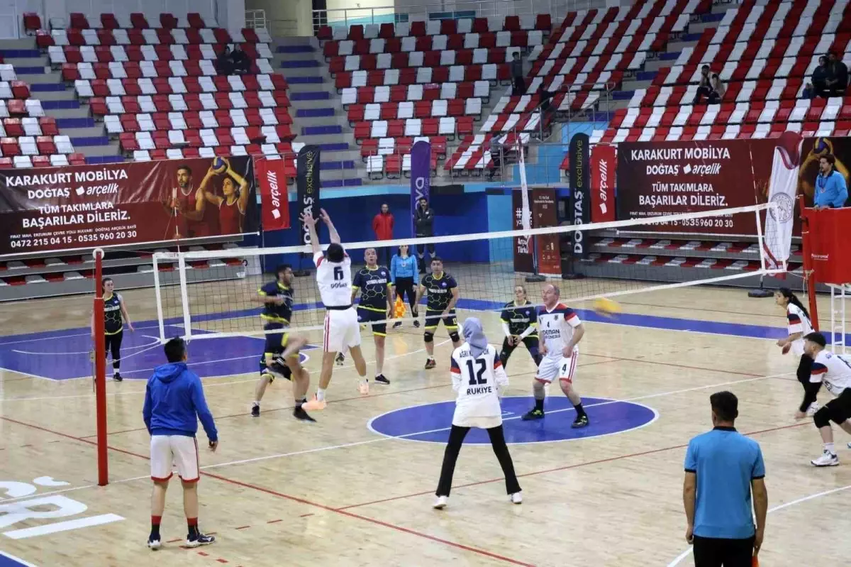 Ağrı Voleybol Turnuvası’nda Şampiyon Ağrı Adalet