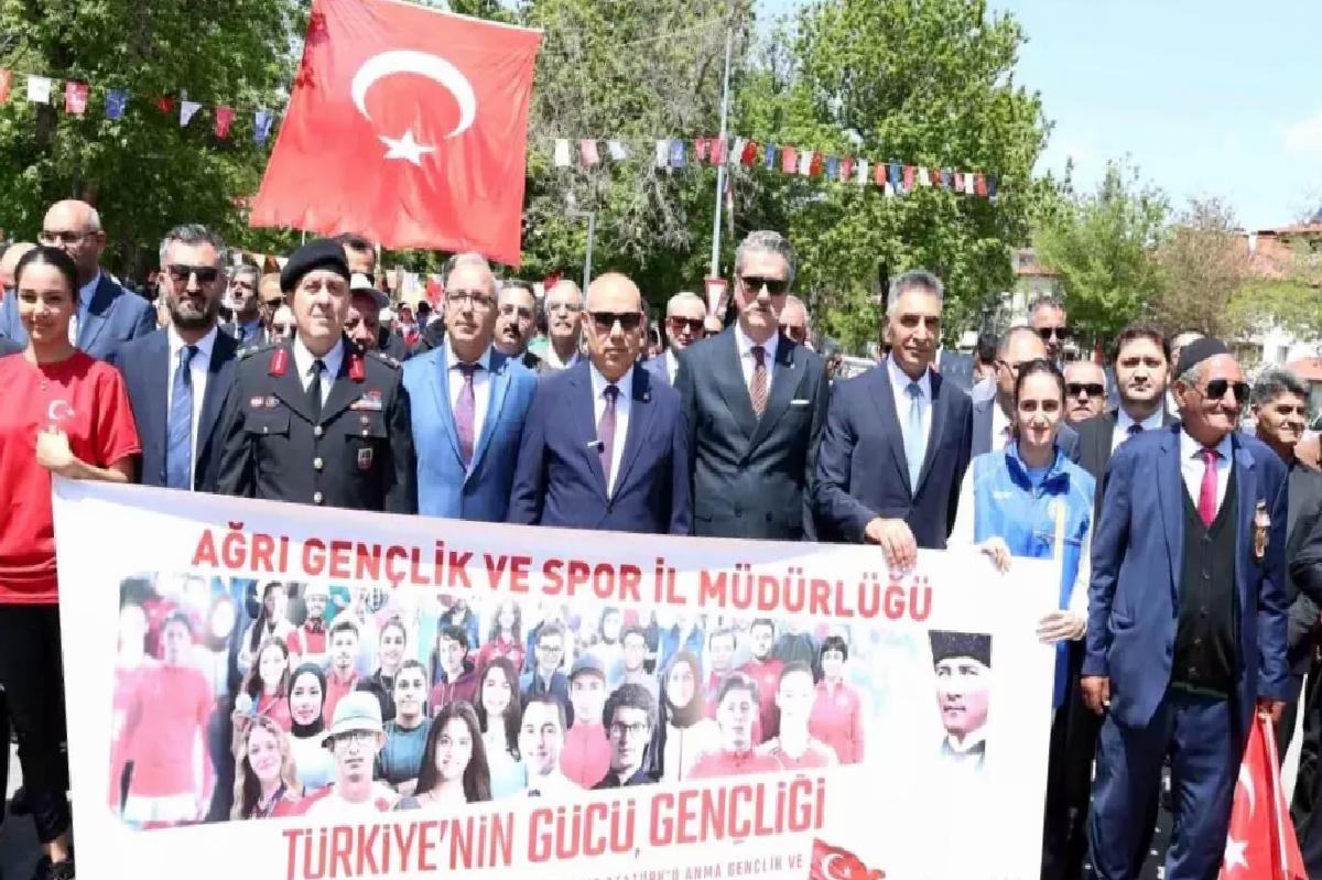 Ağrı’da 19 Mayıs, kortej yürüyüşü ve sportif etkinliklerle kutlandı